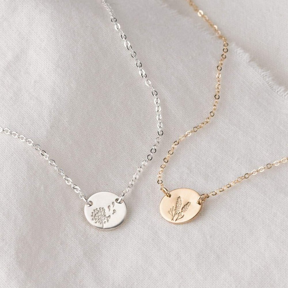 Holly December Birth Flower Cute Engraved Necklace - Picture 10 of 16